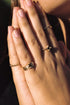 HAMMERED STAR PINKY RING GOUD